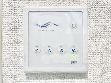 ���̑����ρ@�S�~��J�r�A����h���A�Z������N�ɁI�_�N�g���X�̃u�[�X�^�[�z�t�@��