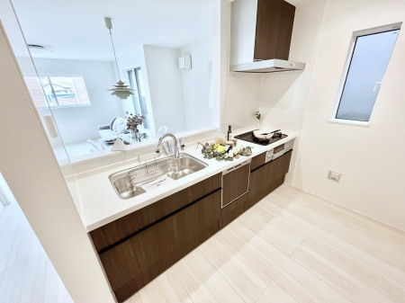 �L�b�`���@���������Ȃ��炲�Ƒ��Ƃ̉�b���y���߂�ΖʃJ�E���^�[�L�b�`��