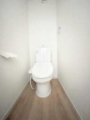 �g�C���@�������R�������`Toilet�`�@�������̂��鐅����g�C���̓E�H�V�����b�g�t���ł����g�C���͖����g�킴��𓾂Ȃ����́B����������ۂ������ł��ˁB�g�C����2��������̂Œ��̍��G���ɕ֗��ł��I