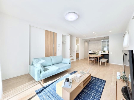 ���r���O�@�Ƒ��c���̎��Ԃ����������Ȃ��났�̃��r���O�_�C�j���O�B   