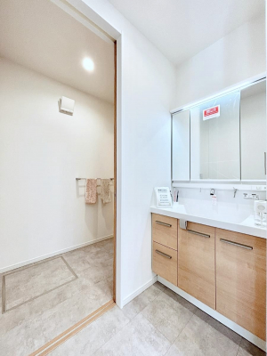 ���ʑ�E���ʏ��@�������̂�����K��Ԃł��B�����̐g�x�x���C�����ǂ����g�������܂��B 