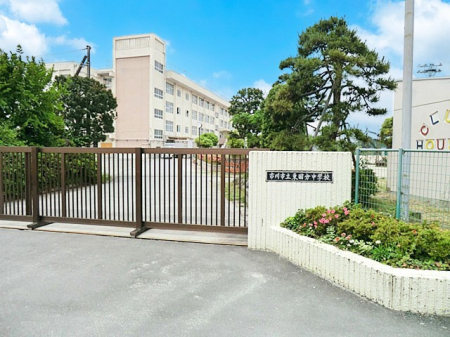 ���ӊ��@���w�Z 1800m �s��s�����������w�Z