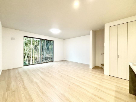 ���̑����ρ@���r���O�K�i���Ƒ��̏Ί�Ɖ�b���Ȃ��ł���܂�  