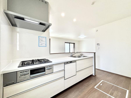 �L�b�`���@���������Ȃ���ł����Ƒ��Ƃ̉�b���y���߂�ΖʃL�b�`��