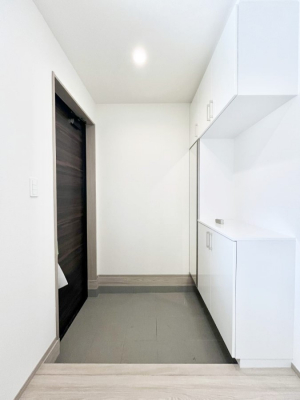 ���ց@������M�������`Entrance�`�@�Ƃ̒��ł��q�l���}����ŏ��̏ꏊ�ł��錺�ւ́A�Ƃ̈�ۂ��̂��̂ł��I�L�x�Ȍ��֎��[�ŁA����Y��ɕۂ��Ƃ��o���܂��􌺊ւɂ͂����Ղ���[�̉��ʔ��������I