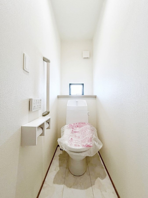 �g�C���@������M�������`Toilet�`�@�Y��E�X�b�L���E���K�ȃE�H�V�����b�g�t�g�C���ł��낰���Ԃł��B�̌������薾�邭�A���K��ԂƂȂ��Ă���܂��������g���ꏊ�����炱���̔z���ł��I