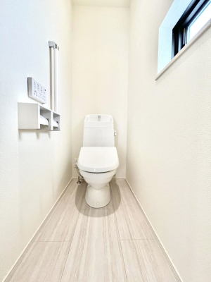 �g�C���@�g�C����1�K��2�K���ꂼ��ɔz�u����Ă��ĂƂĂ��֗��ł��B 