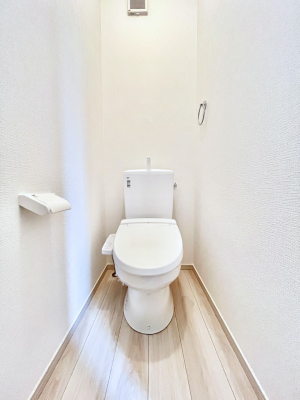 �g�C���@�����`Toilet�`�@�Y��E�X�b�L���E���K�ȃE�H�V�����b�g�t�g�C���ł��낰���Ԃł��B�g�C���͖����g�킴��𓾂Ȃ����́B����������ۂ������ł��ˁB�g�C����2��������̂Œ��̍��G���ɕ֗��ł��I