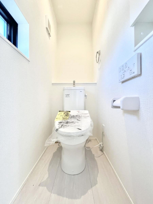 �g�C���@�g�C����1�K��2�K���ꂼ��ɔz�u����Ă��ĂƂĂ��֗��ł��B 