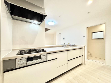 �L�b�`���@�����`Kitchen�`  ���r���O�����n����J�E���^�[�L�b�`���B  ���������Ȃ���Ƒ��ƃR�~���j�P�[�V�������Ƃ�邾���łȂ��A�傫�ȊJ���������邱�Ƃ��ł��܂��B  ���q�l�̐����������邱�Ƃ��ł��܂��ˁI