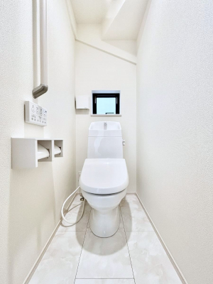 �g�C���@�g�C����1�K��2�K���ꂼ��ɔz�u����Ă��ĂƂĂ��֗��ł��B 