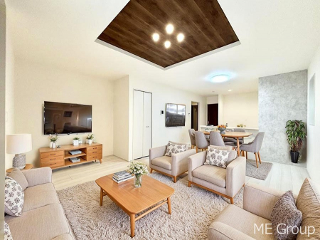 ���r���O�@�����`Living�`�@�Ƒ��̉�b��Ί炪�s���������r���O�ł��B�q���������Ă�p�����Ȃ���A�傫�ȃ\�t�@��_�C�j���O�e�[�u���ł������H���������肭�났�����􂻂�Ȗ������������Ԃł��I���Ƌ��CG�ł�