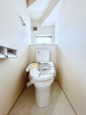 �g�C���@�������U�������`Toilet�`�@�Y��E�X�b�L���E���K�ȃE�H�V�����b�g�t�g�C���ł��낰���Ԃł��B�̌������薾�邭�A���K��ԂƂȂ��Ă���܂��������g���ꏊ�����炱���̔z���ł��I
