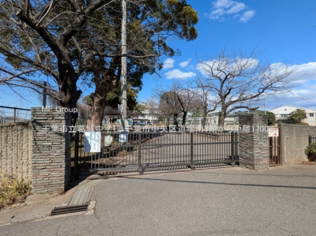 ���ӊ��@���w�Z 1700m ��t�s�����钆�w�Z