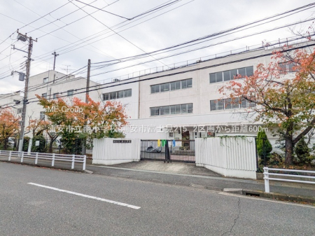 ���ӊ��@���w�Z 600m �Y���s���쏬�w�Z