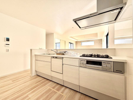 �L�b�`���@�����`Kitchen�`���r���O�����n����J�E���^�[�L�b�`���B���������Ȃ���Ƒ��ƃR�~���j�P�[�V�������Ƃ�邾���łȂ��A�傫�ȊJ���������邱�Ƃ��ł��܂��B  ���q�l�̐����������邱�Ƃ��ł��܂��ˁI