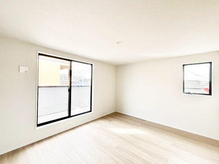 ���̑����ρ@�������Q�������`Bed Room�`�@2�ʍ̌����m�ۂ������邢�����́A���ʂ����ǂ��A��ϋ��S�n�̗ǂ���ԂƂȂ��Ă���܂��B�u�₩�ȕ��������ċN���钩�́A���K�����̎n�܂�ɁI���������ʕ����ƂĂ��ǂ��Z�܂���