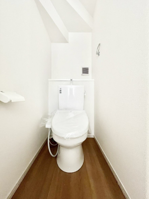 �g�C���@�������Q�������`Toilet�`�@�������̂��鐅����g�C���̓E�H�V�����b�g�t���ł����g�C���͖����g�킴��𓾂Ȃ����́B����������ۂ������ł��ˁB�g�C����2��������̂Œ��̍��G���ɕ֗��ł��I