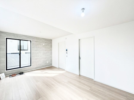 ���̑����ρ@�������Q�������`Living�`�@�L���ȗz�������̏ꏊ���Ƃ炵�����B�����邱�̋�Ԃ݂͂�Ȃ̏Ί炪�W���ꏊ�A����Y��A���邱�Ƃ̂Ȃ����킢���Ȃ���b���y���ގ��ԁA��������̎v�����Ԃ���ꏊ�B