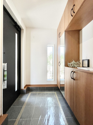 ���ց@�����`Entrance�`�@�Ƃ̒��ł��q�l���}����ŏ��̏ꏊ�ł��錺�ւ́A�Ƃ̈�ۂ��̂��̂ł��I�L�x�Ȍ��֎��[�ŁA����Y��ɕۂ��Ƃ��o���܂��􌺊ւɂ͂����Ղ���[�̉��ʔ��������I