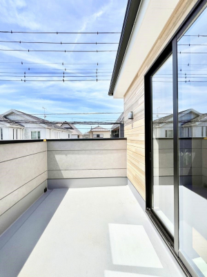 �o���R�j�[�@�������P�������`Balcony�`  �o���R�j�[�͉������z���������݁A���z�c����󕨂��C�����悭�������Ƃ��ł��܂��B�g���₷���J���I�ȃo���R�j�[�ł����z�����������Ղ�~�蒍���A�o���R�j�[�t���Z�܂��B  