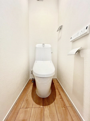 �g�C���@�������P�������`Toilet�`�@�������̂��鐅����g�C���̓E�H�V�����b�g�t���ł����g�C���͖����g�킴��𓾂Ȃ����́B����������ۂ������ł��ˁB�g�C����2��������̂Œ��̍��G���ɕ֗��ł��I