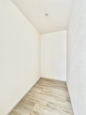 ���̑��@�������Q�������`Walk-in Closet�`�@��������̗m���������Ă��V���ɂȂ�ɂ����E�H�[�N�C���N���[�[�b�g�B�m���ȊO�ɂ��A���i�g��Ȃ��Ɠd��X�[�c�P�[�X�A�X�g�b�N�i�Ȃǉ��ł��Еt����������Ԃł��B