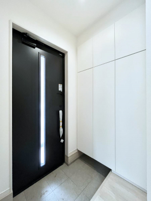 ���ց@�����`Entrance�`�@�Ƃ̒��ł��q�l���}����ŏ��̏ꏊ�ł��錺�ւ́A�Ƃ̈�ۂ��̂��̂ł��I�L�x�Ȍ��֎��[�ŁA����Y��ɕۂ��Ƃ��o���܂��􌺊ւɂ͂����Ղ���[�̉��ʔ��������I