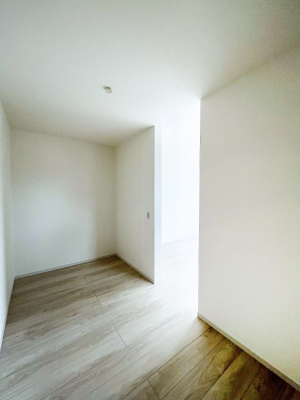 ���̑��@�����`Walk-in Closet�`�@�K�v�Ȃ��̂�R�[�f�B�l�[�g���ꗗ���Ċm�F�ł��A�g�x�x�⏀�����Z���ԂōςރE�H�[�N�C���N���[�[�b�g��ݒu���܂����B�Ƃ̒�����������Ƃ�����֗��Ȏ��[�X�y�[�X�ł��B