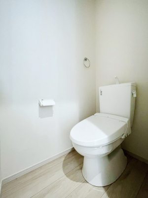 �g�C���@�����`Toilet�`�@�Y��E�X�b�L���E���K�ȃE�H�V�����b�g�t�g�C���ł��낰���Ԃł��B�g�C���͖����g�킴��𓾂Ȃ����́B����������ۂ������ł��ˁB�g�C����2��������̂Œ��̍��G���ɕ֗��ł��I