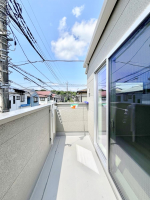 �o���R�j�[�@�����`Balcony�`  �o���R�j�[�͉������z���������݁A���z�c����󕨂��C�����悭�������Ƃ��ł��܂��B  �g���₷���J���I�ȃo���R�j�[�ł����z�����������Ղ�~�蒍���A�o���R�j�[�t���Z�܂��B  