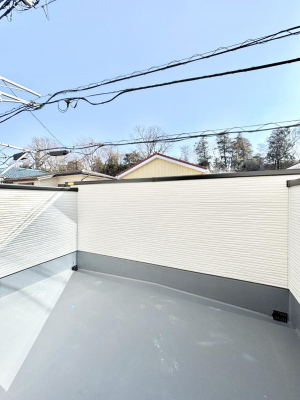 �o���R�j�[�@�����`Balcony�`  �o���R�j�[�͉������z���������݁A���z�c����󕨂��C�����悭�������Ƃ��ł��܂��B  �g���₷���J���I�ȃo���R�j�[�ł����z�����������Ղ�~�蒍���A�o���R�j�[�t���Z�܂��B  