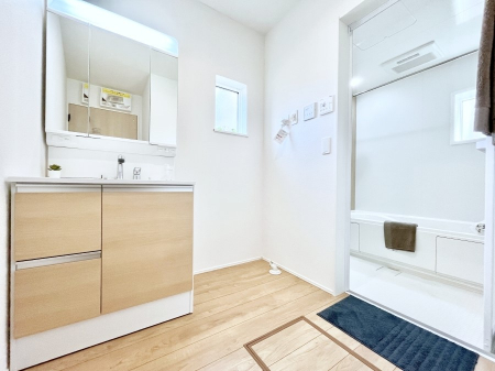 ���̑��@�����`Dressing Room�`�@�Â��Ȃ肪���Ȑ��ʏ�����������ƍ̌��Ɗ��C���\�Ȃ̂ŋC�����悭���g�������܂��B�O�ʋ��^�C�v�̐��ʑ�͋������[�ŎU�炩�肪���Ȑ��ʏ����X�b�L����