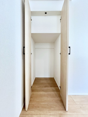 ���̑����ρ@���p�i�̃X�g�b�N�␅�Ȃǂ̔��~�Ɏg����K�i�����[�B