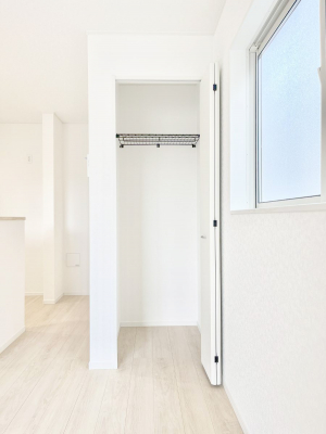 ���̑����ρ@�ݔ���3�����������W�܂肻����LDK���X�b�L���Еt���܂��B  