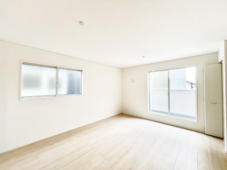 ���r���O�@������3�������`Living�`  �L���ȗz�������̏ꏊ���Ƃ炵�����B  �����邱�̋�Ԃ݂͂�Ȃ̏Ί炪�W���ꏊ�A����Y��A���邱�Ƃ̂Ȃ����킢���Ȃ���b���y���ގ��ԁA��������̎v�����Ԃ���ꏊ�B