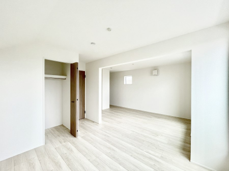 ���̑����ρ@�����`Bed Room�`  �u��������������l�v�Ƃ��v�w�ł�����肭�낰��Q���B  �����̉Ǝ��₨�d���ɔ�ꂽ���̓t�J�t�J�̃x�b�g�Ŗ�����Ă��������B�e���r��{�I�������Ă����K�ȍL����������