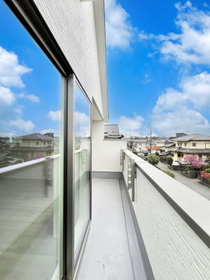 �o���R�j�[�@�����`Balcony�`  �o���R�j�[�͉������z���������݁A���z�c����󕨂��C�����悭�������Ƃ��ł��܂��B  �g���₷���J���I�ȃo���R�j�[�ł����z�����������Ղ�~�蒍���A�o���R�j�[�t���Z�܂��B  