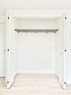 ���[�@�����`Closet�`�@�ǖʃN���[�[�b�g������΃^���X��u���K�v���Ȃ��A�o������̂Ȃ��X�b�L����Ԃ��ێ��ł��܂��B����ꂽ�X�y�[�X��L���Ɋ��p�ł������B�G�߂̈ߗނ��̕i�Ȃǂ����Ղ���[�o���܂��ˁ�