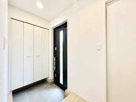 ���ց@�����`Entrance�`�@���ւ͉Ƃ̊�Ƃ����܂����䂪�Ƃ̃Z���X�����肰�Ȃ����������閣�͂��錺�֑�����y���݂̈�B�A���x�ɉƑ����ق��Ƃł���S�n�悢��ԑ������؂ł��ˁ�