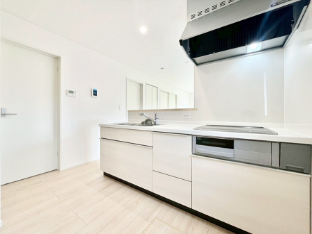 �L�b�`���@�����`Kitchen�`�@�w���������q���̐������������Ȃ��x�B�g���₷���X�^�C���b�V���ȃJ�E���^�[�L�b�`���ɂ́A���̊J���������邱�ƂȂ���w���q�l�������Ȃ���x�̈��S��������܂��B