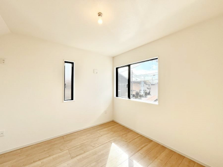 ���̑����ρ@�������Q�������`Bed Room�`�@�}���V�����ƈႢ�������������̂��ˌ��Ẵ����b�g�ł��B���Ƒ������������ƂŎ苷�Ɋ����Ă����Z�܂����ˌ��Ăł͊e�����v���C�o�V�[��ۂ��Ƃ��ł��܂��B