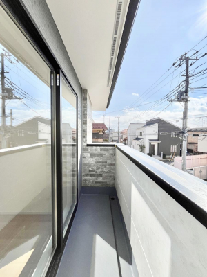 �o���R�j�[�@�������Q�������`Balcony�`  �o���R�j�[�͉������z���������݁A���z�c����󕨂��C�����悭�������Ƃ��ł��܂��B�g���₷���J���I�ȃo���R�j�[�ł����z�����������Ղ�~�蒍���A�o���R�j�[�t���Z�܂��B  