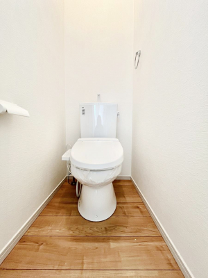 �g�C���@�������Q�������`Toilet�`�@�������̂��鐅����g�C���̓E�H�V�����b�g�t���ł����g�C���͖����g�킴��𓾂Ȃ����́B����������ۂ������ł��ˁB�g�C����2��������̂Œ��̍��G���ɕ֗��ł��I