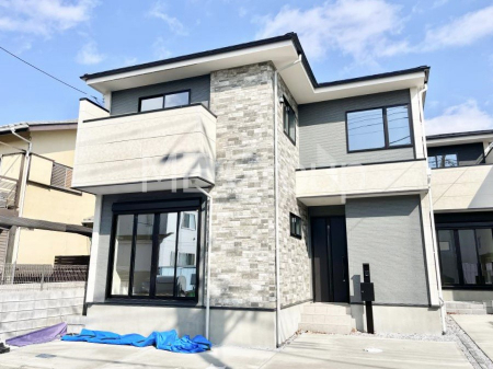 ���n�O�ώʐ^�@�O�ρ��Q�������`Exterior�`  �ՐÂȏZ��n�Ŏq��ĉƑ��Ƀs�b�^���B  �����̂��U�������K�ȗ΂Ɍb�܂ꂽ�G���A�ŁA���R�ɕ�܂ꂽ���₩�ȕ�炵���������邽�߂́A��Ƃ肠��Z���������Ă��܂��B