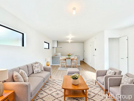 ���r���O�@�������Q�������`Living�`�@�Ƒ��̉�b��Ί炪�s���������r���O�ł��B�傫�ȃ\�t�@��_�C�j���O�e�[�u���ł������H���������肭�났�����􂻂�Ȗ������������Ԃł��I���Ƌ��CG�ł�