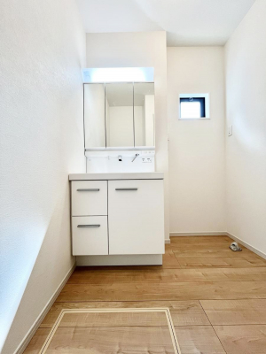 ���ʑ�E���ʏ��@�������Q�������`Dressing Room�`�@�Â��Ȃ肪���Ȑ��ʏ�����������ƍ̌��Ɗ��C���\�Ȃ̂ŋC�����悭���g�������܂��B�O�ʋ��^�C�v�̐��ʑ�͋������[�ŎU�炩�肪���Ȑ��ʏ����X�b�L����