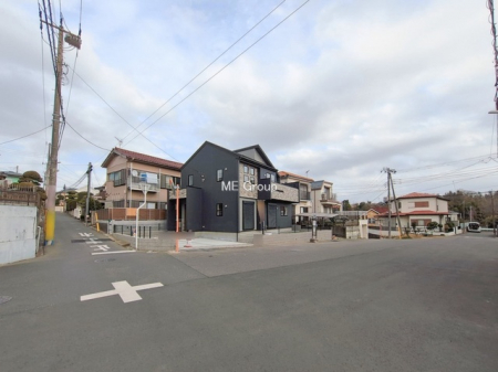 ���n�O�ώʐ^�@�`Exterior�`�@�Z��n�ɂȂ��Ă���̂Ŏԗʂ����Ȃ��A�Â��ȗ��n�ł��B�q��Ċ����ǍD�ł������ӊ������킹�Ă��ē������Ē����܂��B  