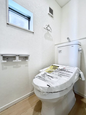 �g�C���@�������P�������`Toilet�`�@�Y��E�X�b�L���E���K�ȃE�H�V�����b�g�t�g�C���ł��낰���Ԃł��B�̌������薾�邭�A���K��ԂƂȂ��Ă���܂��������g���ꏊ�����炱���̔z���ł��I