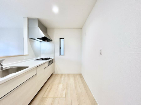 �L�b�`���@������2�������`Kitchen�`�@���R�������鑋�̂���L�b�`���������g���ꏊ�����炱���A�g��������l�����܂����B�������Ƃ����L�b�`���R�[�i�[�͎����L���Ȏd�オ��ƂȂ��Ă���܂��B